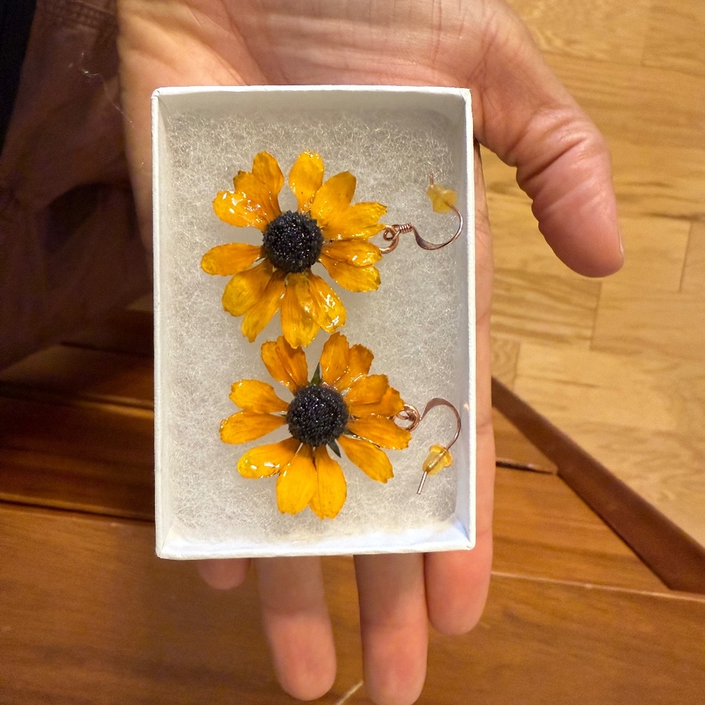 Handmade Real Susan Flower Resin Earrings – Copper Hooks, Worn Once